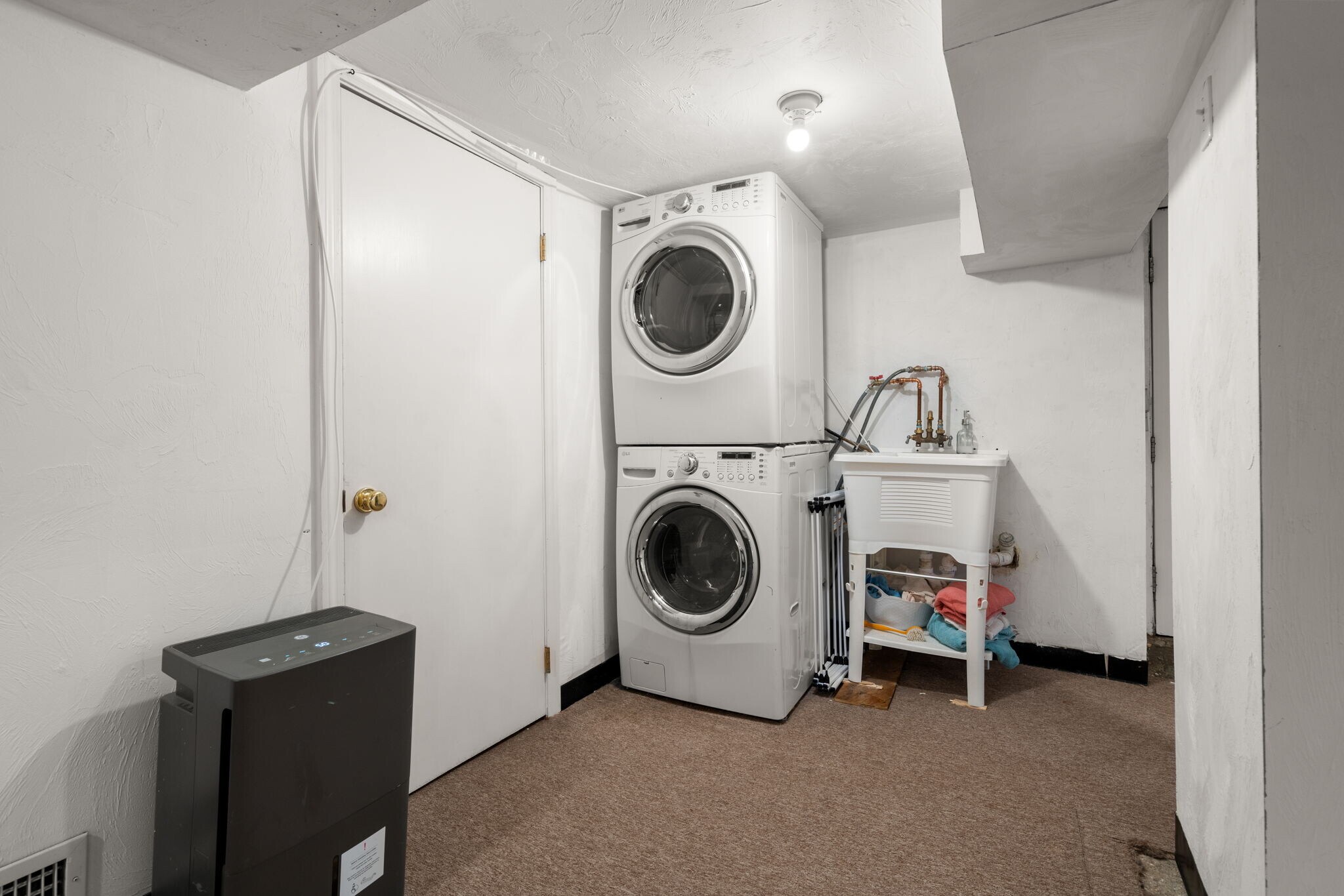 Laundry - 21 Glenley Ter