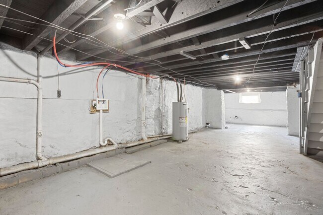 Building Photo - 5211 Litchfield St