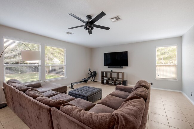 Building Photo - 21646 Seminole Oaks