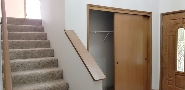 Building Photo - Hard to find 5 bedroom home in Tamoshan ne...