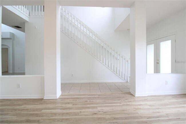 Building Photo - 16543 Cedar Run Dr