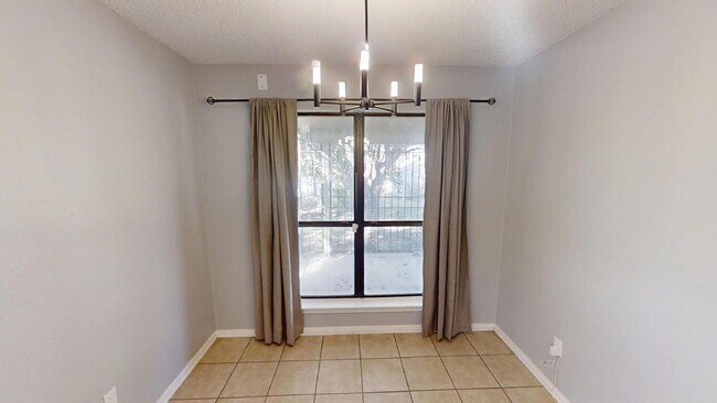 Building Photo - 1619 Leader Dr