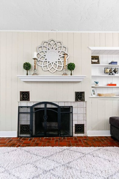 Building Photo - 1929 NW 7th Ln