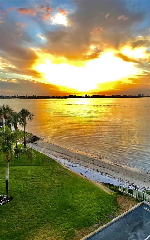 Building Photo - 6025 Sun Blvd