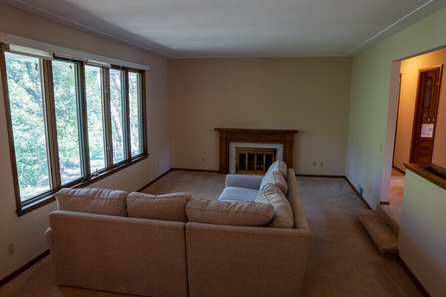 Building Photo - 593 Rice Creek Ter NE