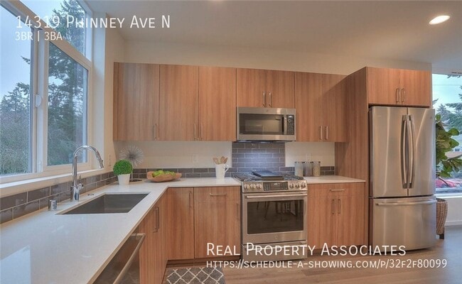 Building Photo - 14319 Phinney Ave N