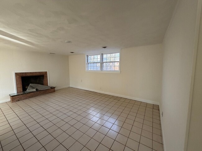 Building Photo - 415 Carrsbrook Dr