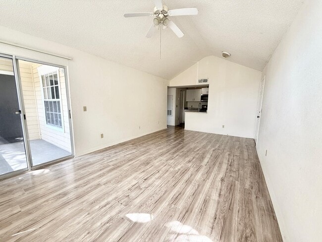Building Photo - 1031 S Hiawassee Rd