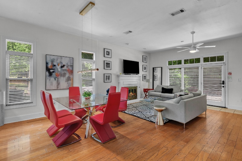 Building Photo - 806 Oakwood St