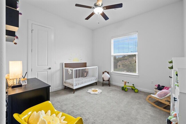 Building Photo - 706 Stow Dr