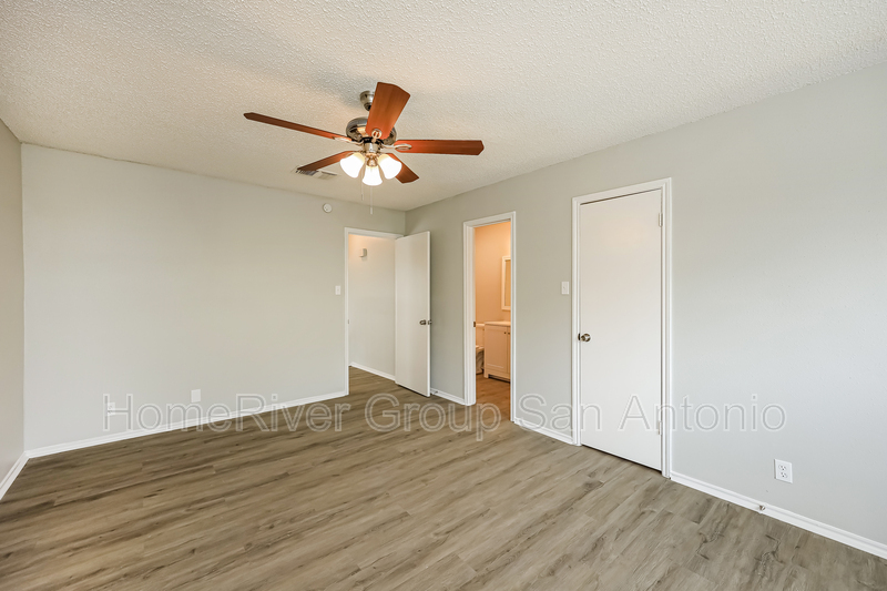 Building Photo - 8714 Ridge Mile Dr
