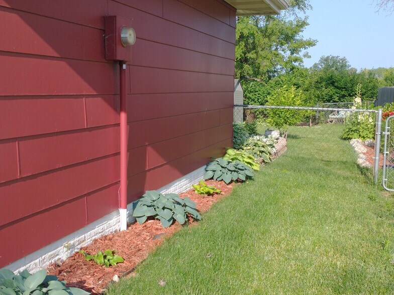 Building Photo - 808 Roosevelt St