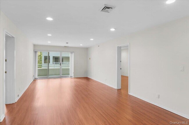 Building Photo - 100 Cutter Mill Rd