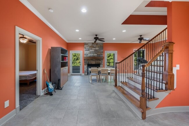 Building Photo - 1079 Ridgecrest Dr