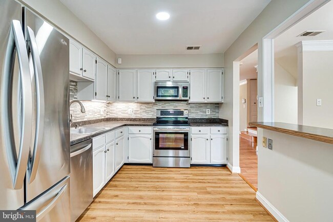 Building Photo - 5708 Heritage Crossing Ct
