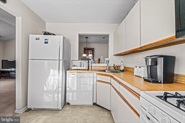 Building Photo - 656 Covington Ct