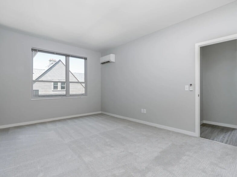 Building Photo - 1623 N Jackson St