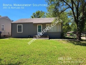 Building Photo - 2001 SE Maryland Ave