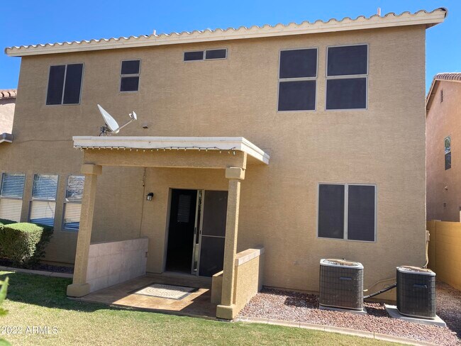 Building Photo - 1704 S Falcon Dr