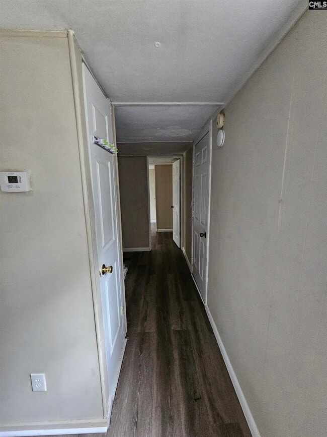 Building Photo - 117 E Woods Ct