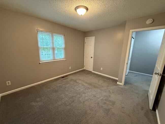 Building Photo - 906 Seabreeze Ct