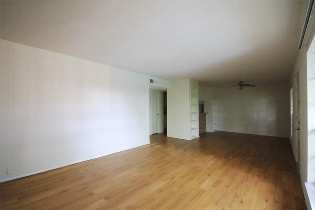 Primary Photo - 600 Heights Blvd