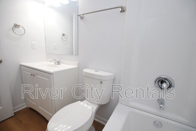 Building Photo - 5749 Silver Sands Cir