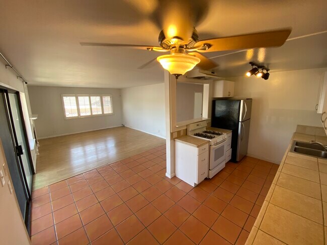 Building Photo - 353 N Colorado Pl