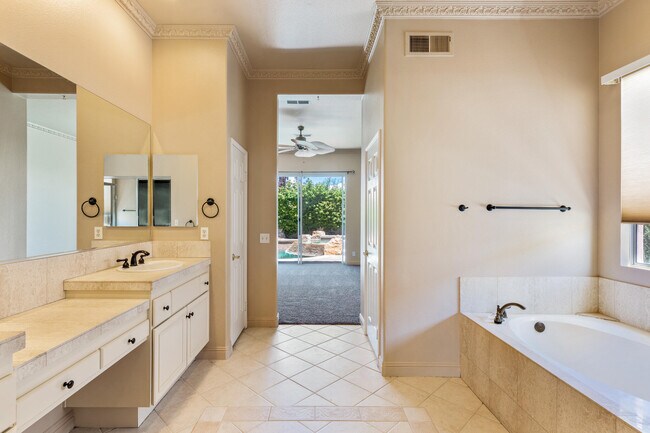 Building Photo - 74912 Saguaro Ln