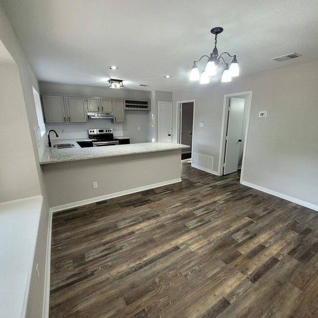 Building Photo - 14623 Highland Ridge