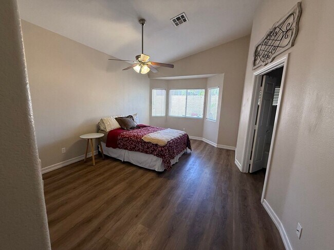 Building Photo - FURNISHED/UNFURNISHED IMMACULATE & IMMEDIATE OCCUPANCY 3BEDROOM GREEN VALLEY BEAUTY!