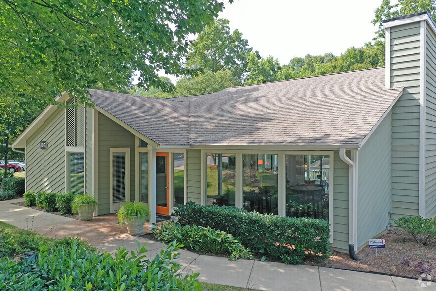 Woodland Park Apartment Homes 3047 Pisgah Pl Greensboro NC 27455