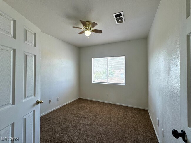 Building Photo - 8492 Canvas Vest Ct