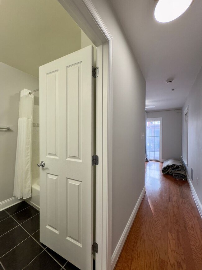 Building Photo - Charming 4 Bedroom/3.5 Bathroom Townhome with In-Unit Laundry in Pigtown, Baltimore, MD!