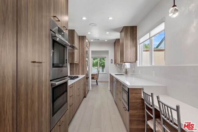 Building Photo - 12849 Tiara St