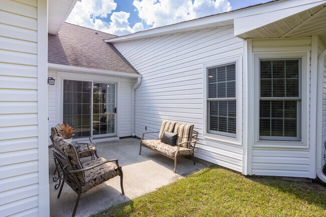 Building Photo - 3002 Lauren Pl Dr