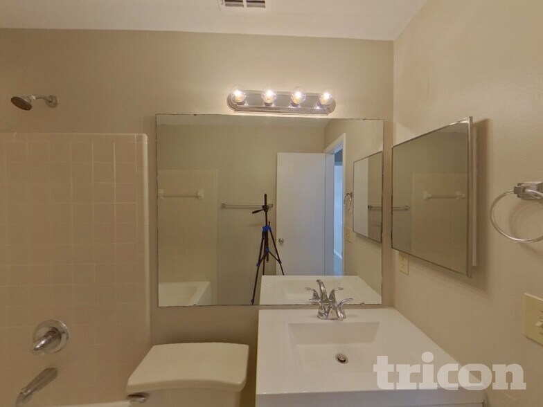 Building Photo - 2017 Rudder Dr