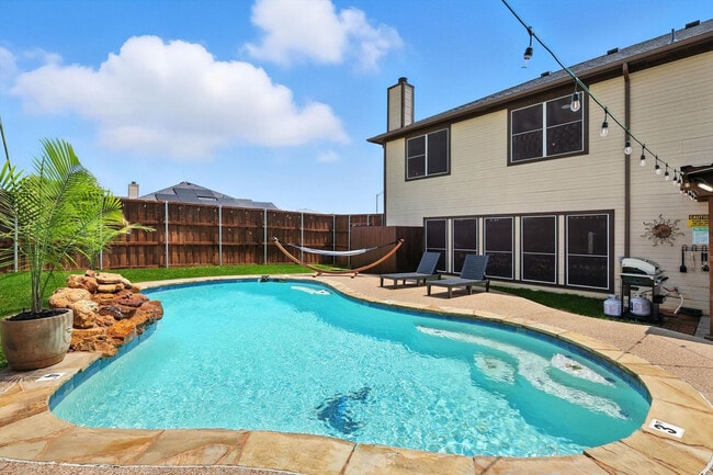 Building Photo - 2516 Castle Pines Dr