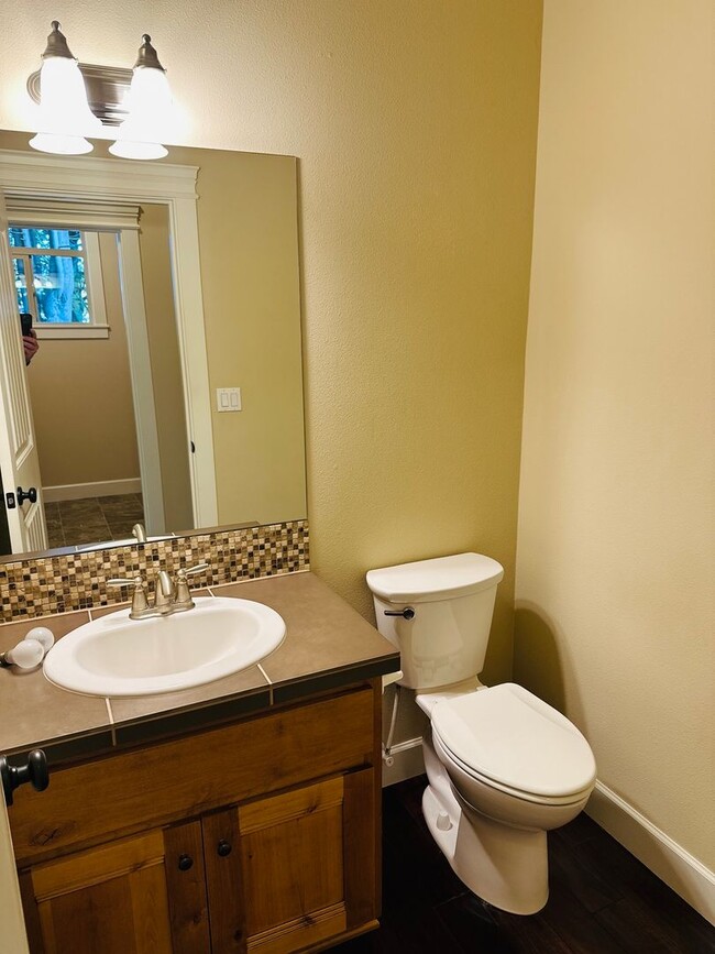 Building Photo - Beautiful Custom Felida Home