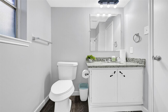 Building Photo - 11727 Scottsdale Dr