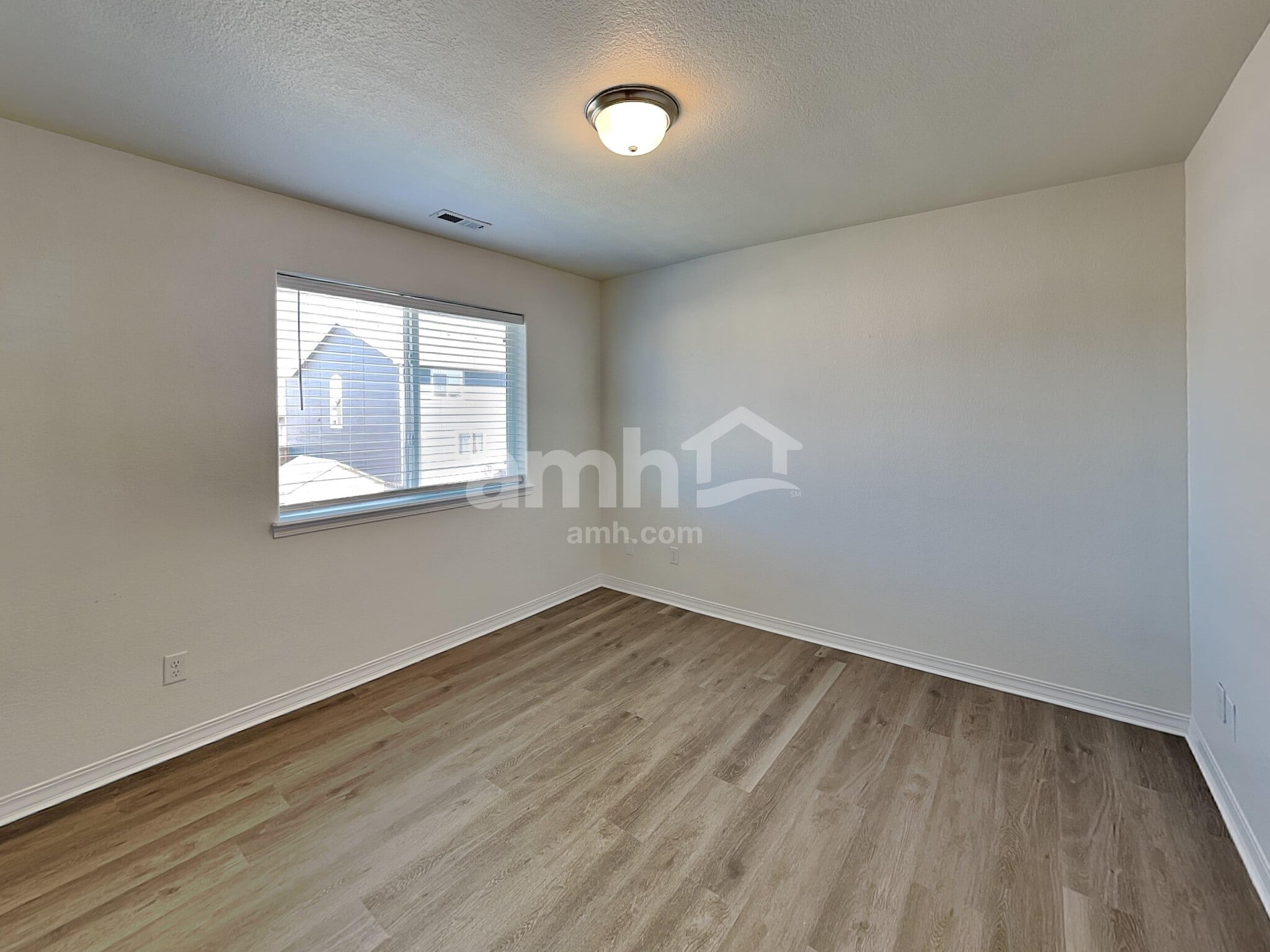 Building Photo - 9534 Sand Myrtle Dr