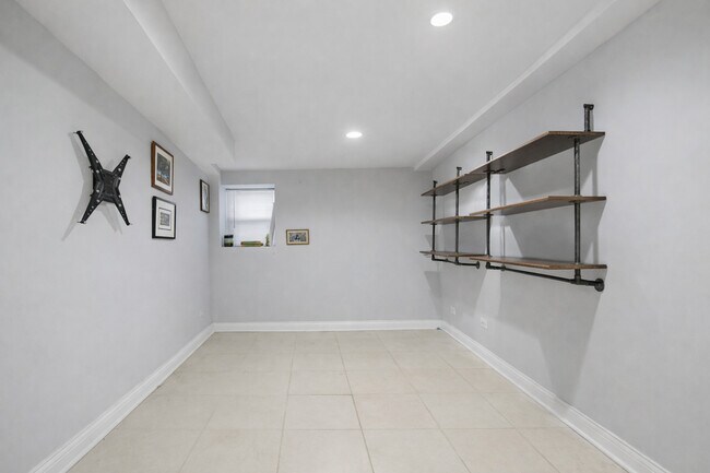 Building Photo - 4151 W Fullerton Ave