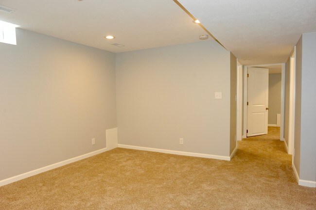 Building Photo - 1030 Veto St NW