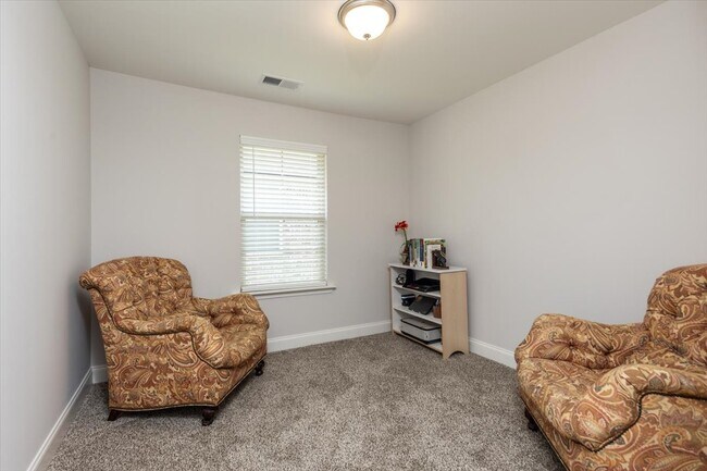 Building Photo - 5961 Uselton Dr