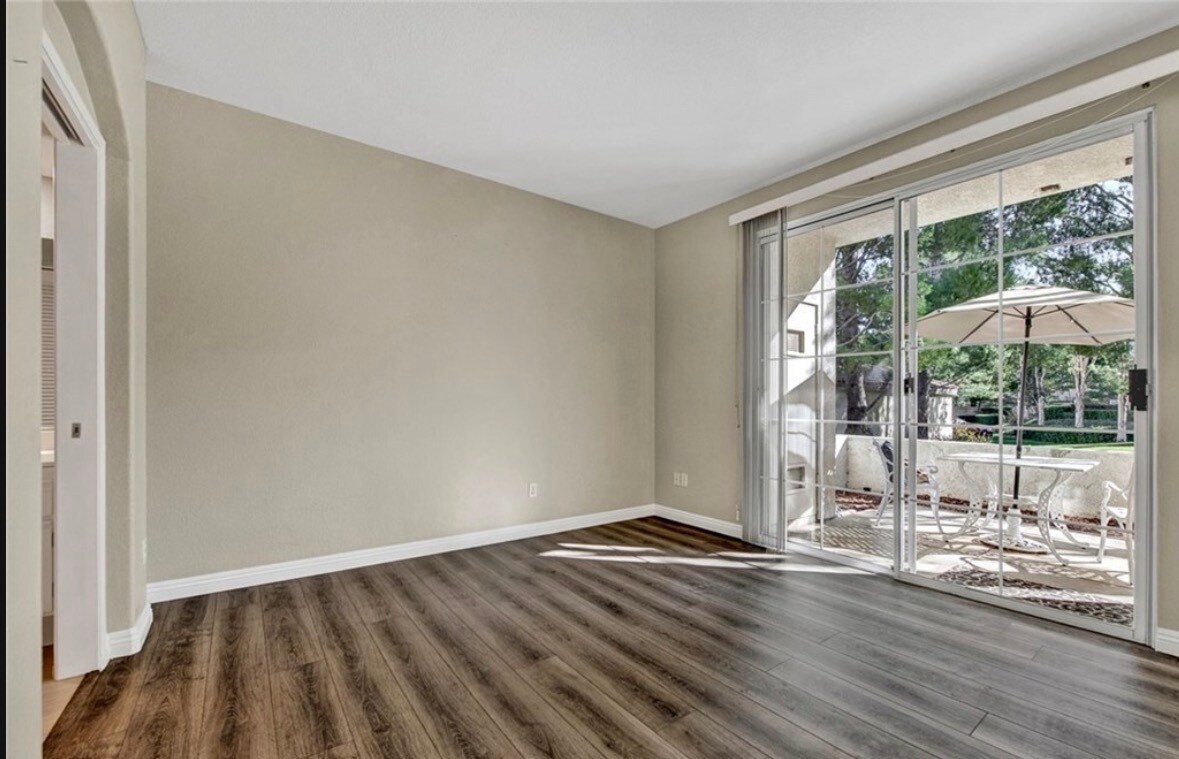 Building Photo - 8028 E Far Canyon Way