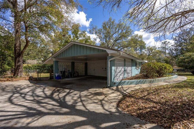 Building Photo - 1421 NW 30th St