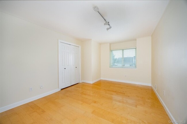 Building Photo - 54 Bennett Common Way