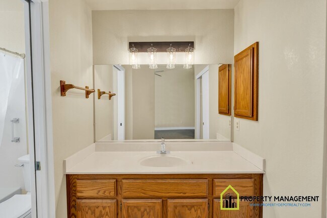 Building Photo - Beautifully Remodeled 3-Bedroom Home for Rent