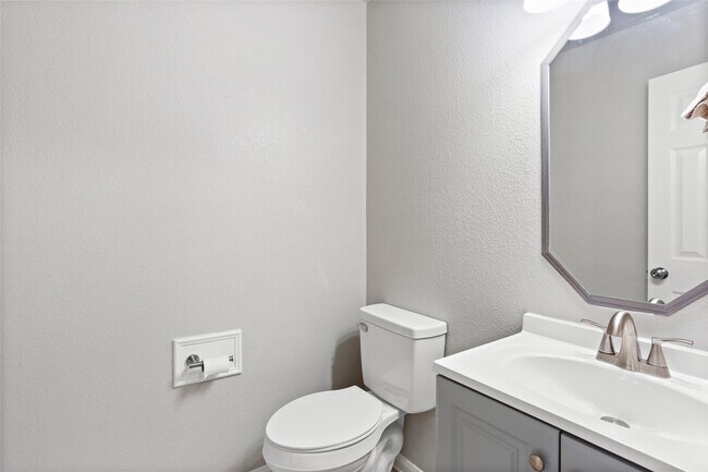 Building Photo - 4806 Quiet Canyon Dr