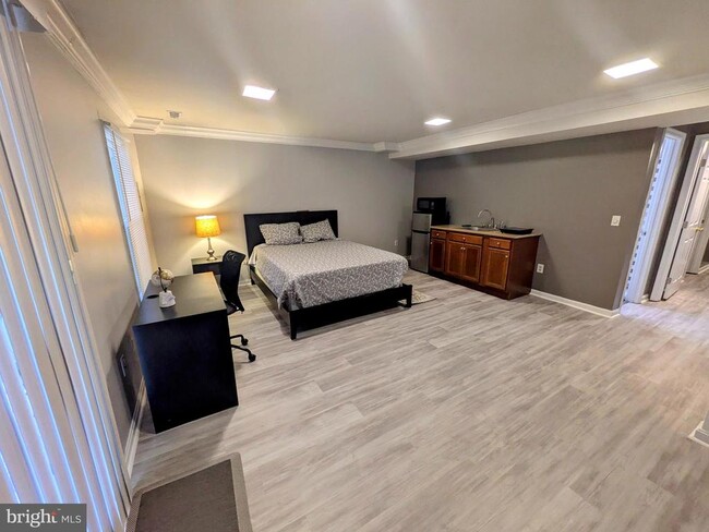 Building Photo - 10714 Gideon Ct